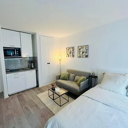 Tour Eiffel Bir Hakeim 2 *